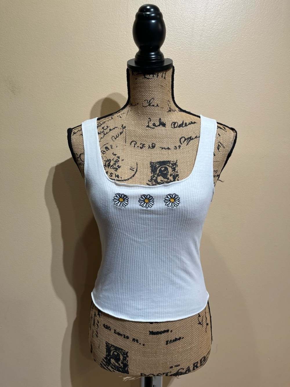 White Ribbed Tank Top With Daisy Embroidered Detail